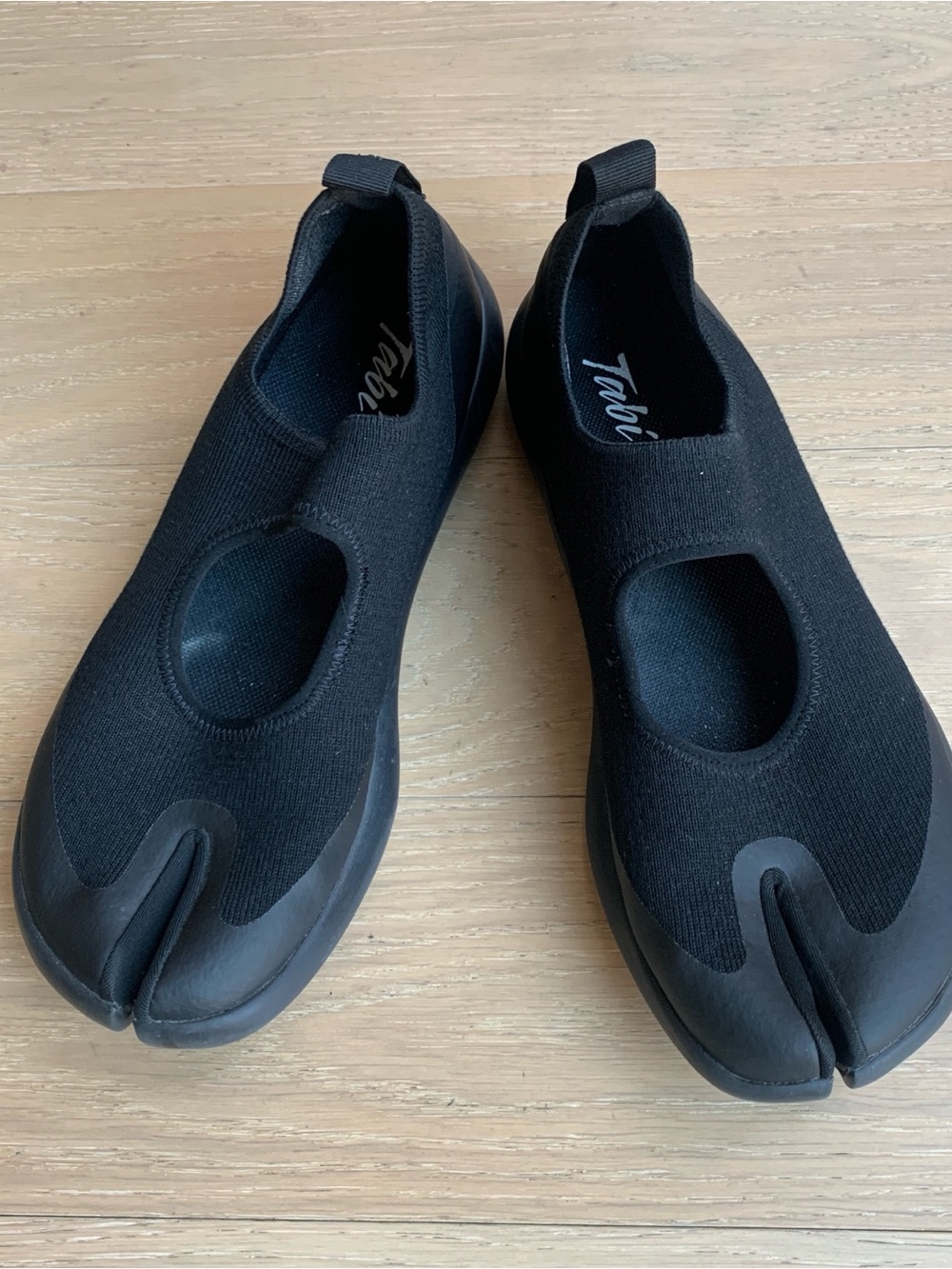 Tabi-Style Black Athletic Slip-On Shoes - Picture 2 of 7